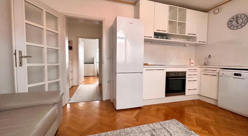 Charming City Loft Apartment Любляна Екстер'єр фото